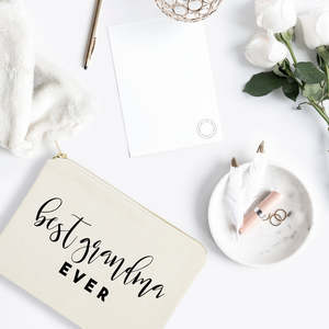Sac à cosmétiques en toile de coton « Meilleure grand-mère » – Trousse de maquillage pratique avec motif lettres pour organiser le maquillage - Product Image 3
