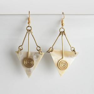 2025 Original diseñador mujer cuerno diamante pendientes nuevo clásico pulido Animal estilo para fiesta desgaste - Product Image 3