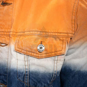 เสื้อแจ็คเก็ตเดนิมผ้าแคนวาสคอตตอน 100% สำหรับผู้ชาย สไตล์ลำลอง สีพื้น โลโก้ด้านหน้า ระบายอากาศได้ดี น้ำหนักเบา คุณภาพสูง รับสั่งทำพิเศษ - Product Image 6