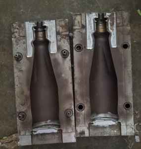 Moules de bouteille d'eau en fer haute capacité pour le moulage par soufflage à usage domestique et commercial Marque SRISHTI - Product Image 5