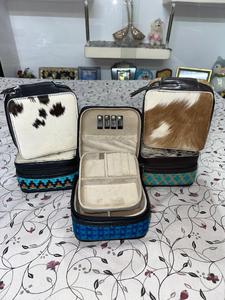 Étui à bijoux en cuir artisanal à motifs animaliers avec fermeture éclair, poignée souple, organisateur de rangement multifonctionnel pour cosmétiques - Product Image 4