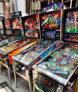 Machine de flipper d'arcade de qualité supérieure, 1200 jeux, à pièces, avec grand écran 4K et conception commerciale durable - Product Image 5