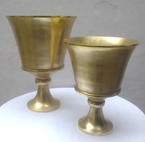 Collection de qualité : Grand vase à fleurs en métal plaqué or et argent, style américain, écologique, pour la décoration intérieure au sol - Product Image 6