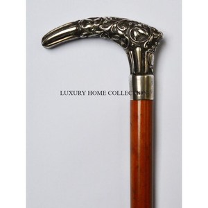 Bastones clásicos de madera con asas de diseño intrincado que combinan la artesanía tradicional con la durabilidad moderna - Product Image 4