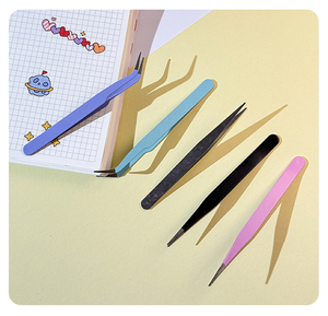 Comelylash Black Teddy Baby Volume Fiber Tip Pince à épiler Extension Pince à épiler Logo personnalisé Pointu Offre également une pointe sans fibre (PAS DE BOÎTE - Product Image 3