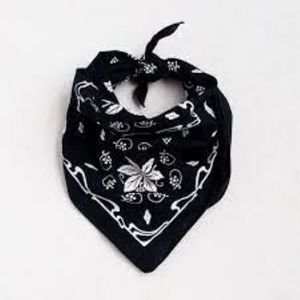 Écharpe bandana en coton carrée personnalisée avec écharpe bandana en toile imprimée de style masculin bandana en coton promotionnel respirant et bon marché - Product Image 2