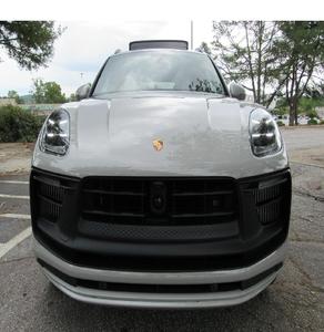 Porschee Macaan GTS Twin-Turbo V6 AWD Premium OEM 2022 d'occasion certifié Garantie 1 an - Product Image 1