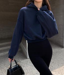 Vente flash - Sweat à capuche court pour femme de haute qualité, style streetwear, hiver, décorations brodées, 100% coton molletonné - Product Image 5