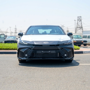 Toyota Camry d'occasion 2018, berline essence, entrée sans clé, démarrage par bouton-poussoir, toit panoramique, 6 places - Product Image 1