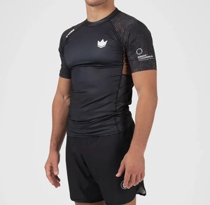 เสื้อแรชการ์ดกันรังสียูวีสำหรับผู้ชาย ยี่ห้อ Edge Force Sportswear ผลิตจากโพลีเอสเตอร์ 100% ป้องกันรังสียูวีระดับ UPF50+ แขนสั้น เสื้อกีฬาขายส่ง เสื้อรัดกล้ามเนื้อสำหรับกีฬา MMA - Product Image 1