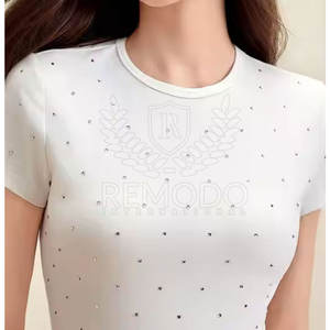 เสื้อยืดลายกราฟิกสำหรับผู้หญิงประดับพลอยเทียมแฟชั่นใหม่ชุดสวมใส่ได้ทุกวันแบบลำลอง - Product Image 2