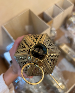 Lanterne à bougie en laiton en vente chaude, couleur vintage audacieuse, faite à la main, écologique, pour la décoration de la maison de Pâques, intérieurs haut de gamme, zones de méditation - Product Image 6