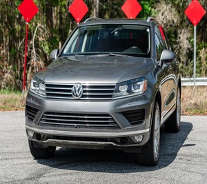 2015 T0UA-REG TDI Executive Low Mileage Sound Engine Transmission <b>Panoramic</b> SUNroof LED lights Ready to Ship - Product Image 1