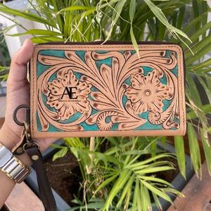 Porte-monnaie sculpté usiné à la main pochette coque de téléphone élégant multi-usages cuir occidental nouveauté portefeuille pour les femmes - Product Image 1