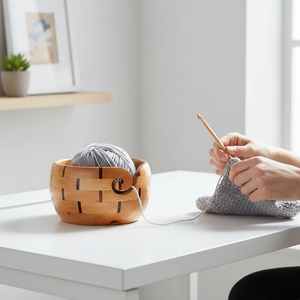 Cuenco de Madera Hecho a Mano de Primera Calidad para Hilos |   Diseño Artesanal Único y Estético |   Soporte Portátil para Hilos de Tejer y Crochet - Product Image 4
