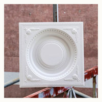 Médaillon de plafond brillant en polyuréthane européen pour villas et hôtels – Installation rapide, durable, écologique, pour l'aménagement intérieur