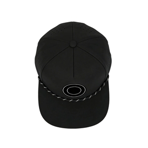Casquette de golf personnalisée avec logo, 5 panneaux, perforations laser sur mesure, casquette de sport haute performance, fabrication OEM Vietnam, boucle réglable - Product Image 5