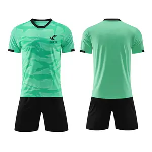 Hoge Kwaliteit Groene Trui & Zwarte Korte Voetbal Uniform Set Groothandelsprijs Professioneel Gemaakt Voetbal Uniform