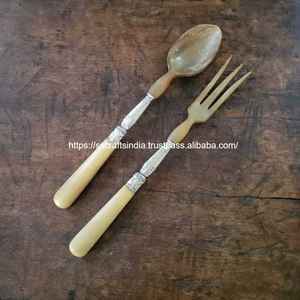 Ensemble de service à salade en résine classique avec fourchette et cuillère couverts faits à la main pour la salle à manger et la cuisine Vaisselle durable et élégante - Product Image 2