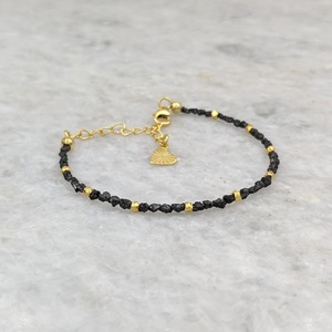 สร้อยข้อมือเพชรสีดำแบบยังไม่ได้เจียระไนเครื่องประดับลูกปัดเพชรสีดำหยาบสไตล์วินเทจทำด้วยมือส่วนบุคคลชุบทอง18K - Product Image 4