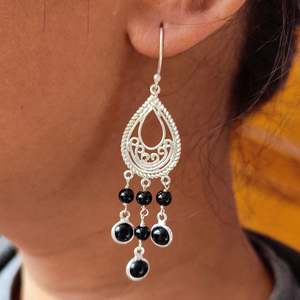 Boucles d'oreilles pendantes en argent sterling 925 faites à la main, pierre précieuse onyx noir classique, cadeau de Noël parfait pour elle - Product Image 2