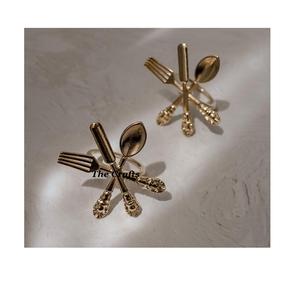 Ensemble de trois anneaux de serviette en aluminium couleur or en vrac pour accessoires de table de mariage Anneaux de serviette en métal de haute qualité - Product Image 2