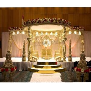 Magnífico Mandap de Madera para Decoración de Bodas Gujarati, Elegantes Bodas, Mandap de Madera Tallada, Mandap de Madera Clásico para Bodas en Canadá - Product Image 1