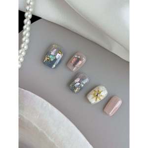 Shell Muse Press-On Nail Art, design élégant en forme de coquille pour l'amélioration des ongles - Product Image 1