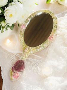 Miroir à main en résine avec finition lisse et brillante, parfait pour un usage quotidien, le maquillage ou des fins décoratives, ajoutant une touche élégante - Product Image 2