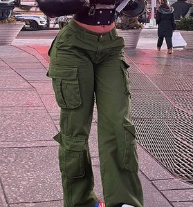 Pantalon de jogging cargo multi-poches au design personnalisé Pantalon léger et élégant pour femme Pantalon cargo à séchage rapide de qualité supérieure pour femmes - Product Image 1