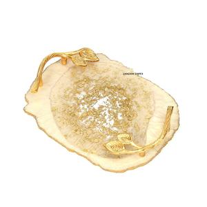 Plateau Rectangle Polyvalent en Résine Couleur Champagne avec Flocons d'Or et Poignée Dorée Élégante pour le Service, la Décoration et l'Utilisation de Cadeaux - Product Image 1