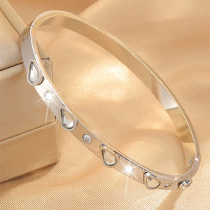 ขายส่งกำไลข้อมือและกำไลแฟชั่นสแตนเลสสตีล 316L ชุบทอง 14k 18k ประดับเพชรซิร์คอน รูปทรงหยดน้ำ สำหรับผู้หญิง - Product Image 4