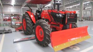 Tracteur agricole Kubota M9540 85HP 4WD, moteur diesel à 4 cylindres avec roues 4x4, composants de base comprenant une pompe à engrenages, vente dans le monde entier - Product Image 2
