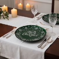 Assiettes de présentation en verre rouge foncé de 13 pouces avec flocons de neige argentés en relief pour la décoration de table de Noël, des fêtes d'hiver et des banquets