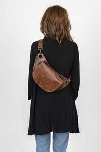 Sac à bandoulière en cuir Bravyn Daily Carry - Product Image 3