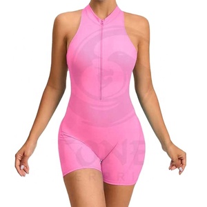 Mono deportivo rosa para mujer con cuello halter, sin mangas, cremallera frontal, pantalones cortos, elástico, ideal para yoga y verano - Product Image 1