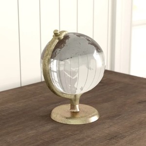Globe de bureau décoratif moderne fait à la main en verre transparent avec support doré Technique d'artisanat en métal Décoration intérieure - Product Image 1