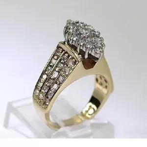 Bague de fiançailles en argent sterling plaqué, avec un cluster de diamants simulés de 3 carats, style vintage, cadeau de fête, anniversaire - Product Image 3