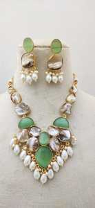 Conjunto de joyería de moda de diseño único hecho a mano-elegante madre de perla con collar de piedra y pendientes producto a granel de alta calidad - Product Image 4