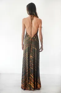 Une robe d'été polyvalente, essentielle pour la plage, les vacances et le quotidien décontracté Rayon Tie Dye V Neck, Backless Long Maxi Dress - Product Image 3