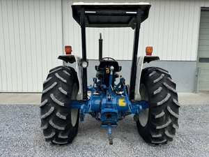 Compre un Tractor de Ruedas Ford 4610 Usado de 1986 con Motor de 55HP, Caja de Cambios y Bomba 1KG para Agricultura - Product Image 5