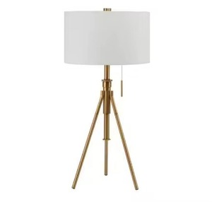 Lámpara de mesa de metal contemporánea de lujo para decoración del hogar Luz de noche moderna Pieza decorativa de acento de hierro artístico - Product Image 1