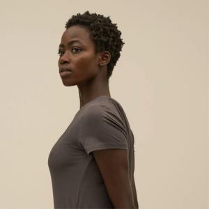 Camiseta de bambú de lujo para Mujer | Transpirable y ligero | Comodidad ecológica para uso diario y viajes - Product Image 3