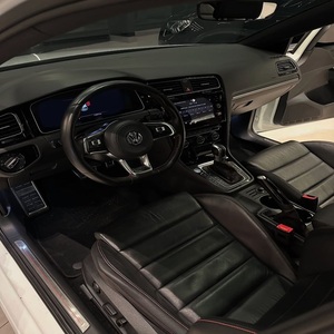 รถยนต์ Volkswagen Golf GTi 350 Tsi 2.0 16v รุ่นขายดีประจำปี 2019 - Product Image 3