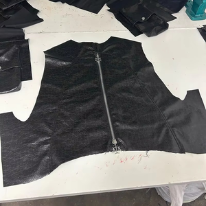 Gilet en cuir véritable pour homme de qualité supérieure, chaud et imperméable pour l'automne et l'hiver, avec un design sans manches et une décoration de poche - Product Image 4