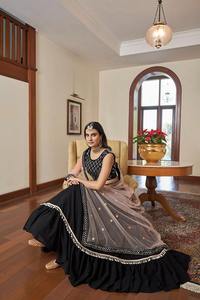 New Elegance Dressing Tendance Soie Lehenga Choli Avec Dupatta Avec Miroir et Séquence Broderie Travail Fournisseur De Surat - Product Image 4