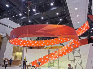 Pantalla LED Creativa de Interior con Forma de Cinta Flexible, a Todo Color, de Alto Brillo, Instalación Artística, Solución de Visualización Elegante - Product Image 3