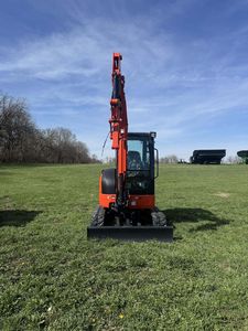 Miniexcavadora Kubota U35-4, Excavadora Compacta Hidráulica con Motor Potente para Trabajos de Construcción - Product Image 4