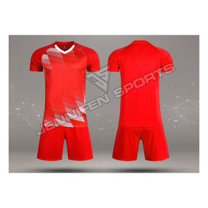 Venta al por mayor de uniformes de fútbol de alta calidad del kit de uniformes de fútbol de los hombres Jersey + conjunto corto 100% tela de poliéster sublimación impresa - Product Image 4