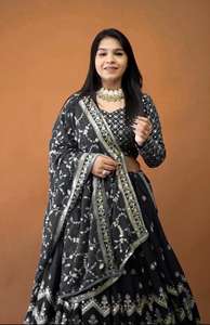 Vêtements indiens et pakistanais en Georgette avec tissu de soie miroir Lehenga Choli pour femmes, vente en gros - Product Image 2